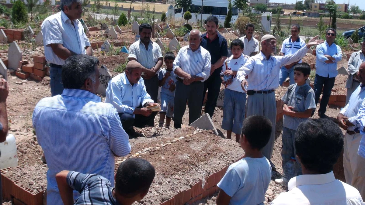 Çocuklarını Yanmaktan Kurtaran Anne Toprağa Verildi