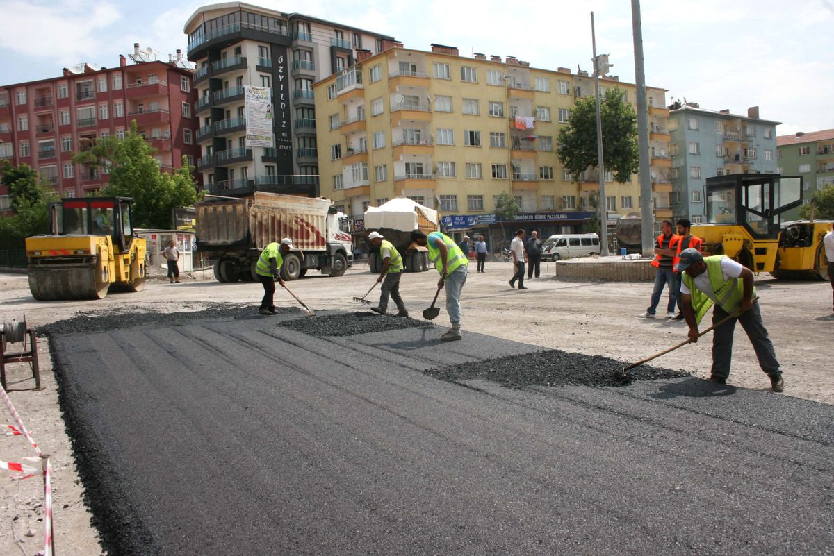 Emin Erişingil Bulvarı Asfaltlanıyor