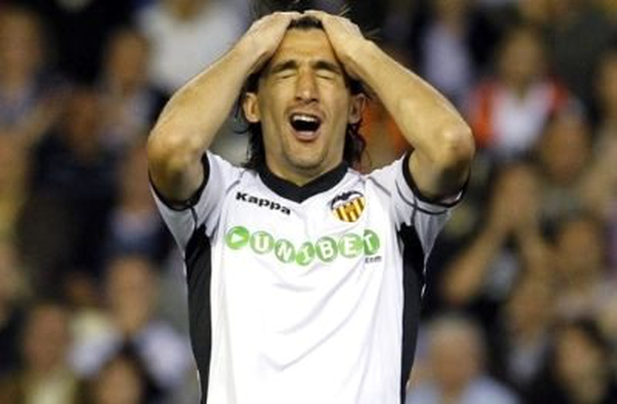 Fenerbahçe Mehmet Topal\'ı Borsaya Bildirdi