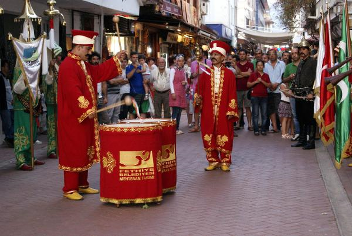 Fethiye\'de Turizme \'Mehter Takımı\' Dopingi