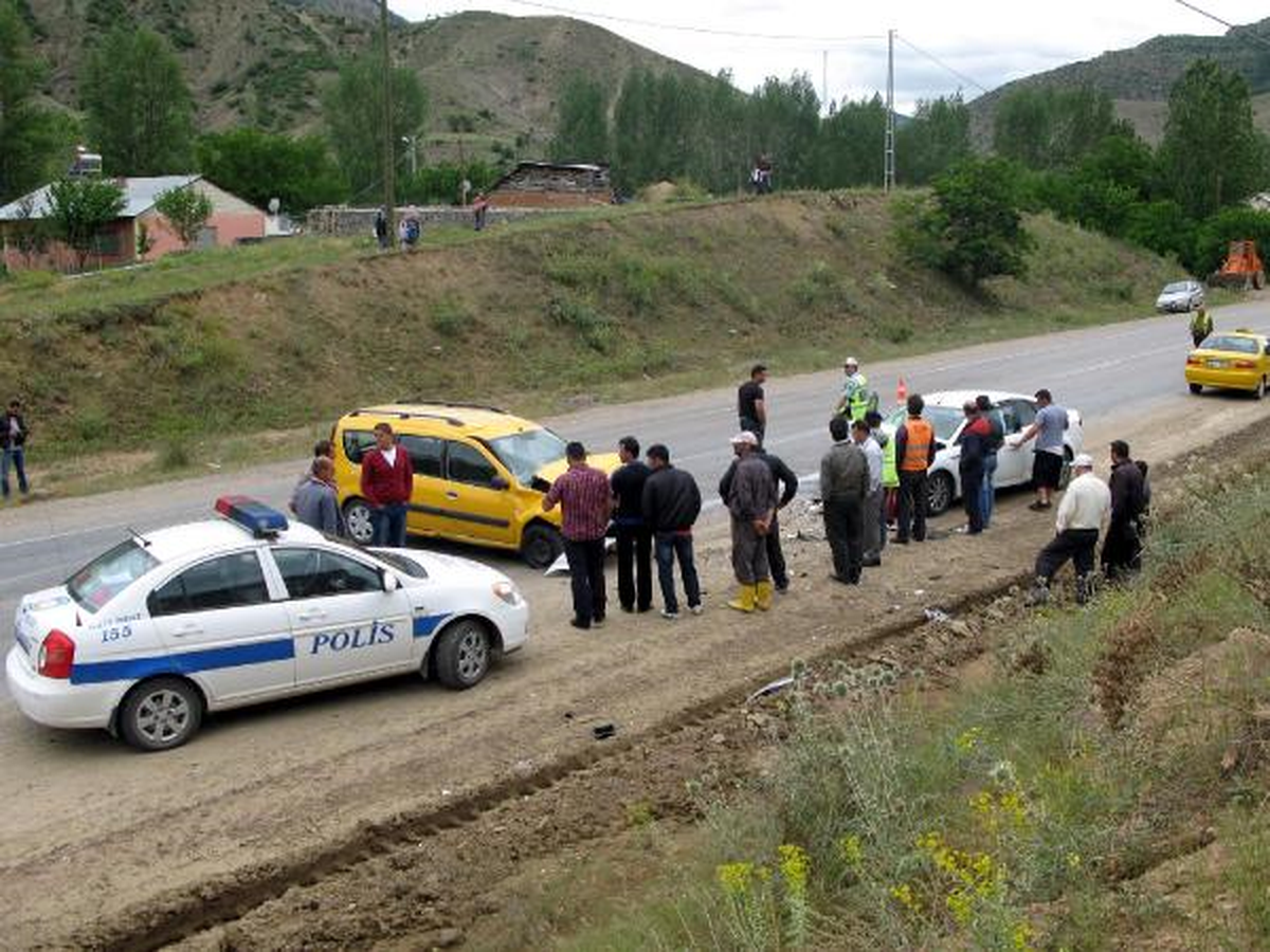 Gümüşhane\'de Kaza : 4 Yaralı