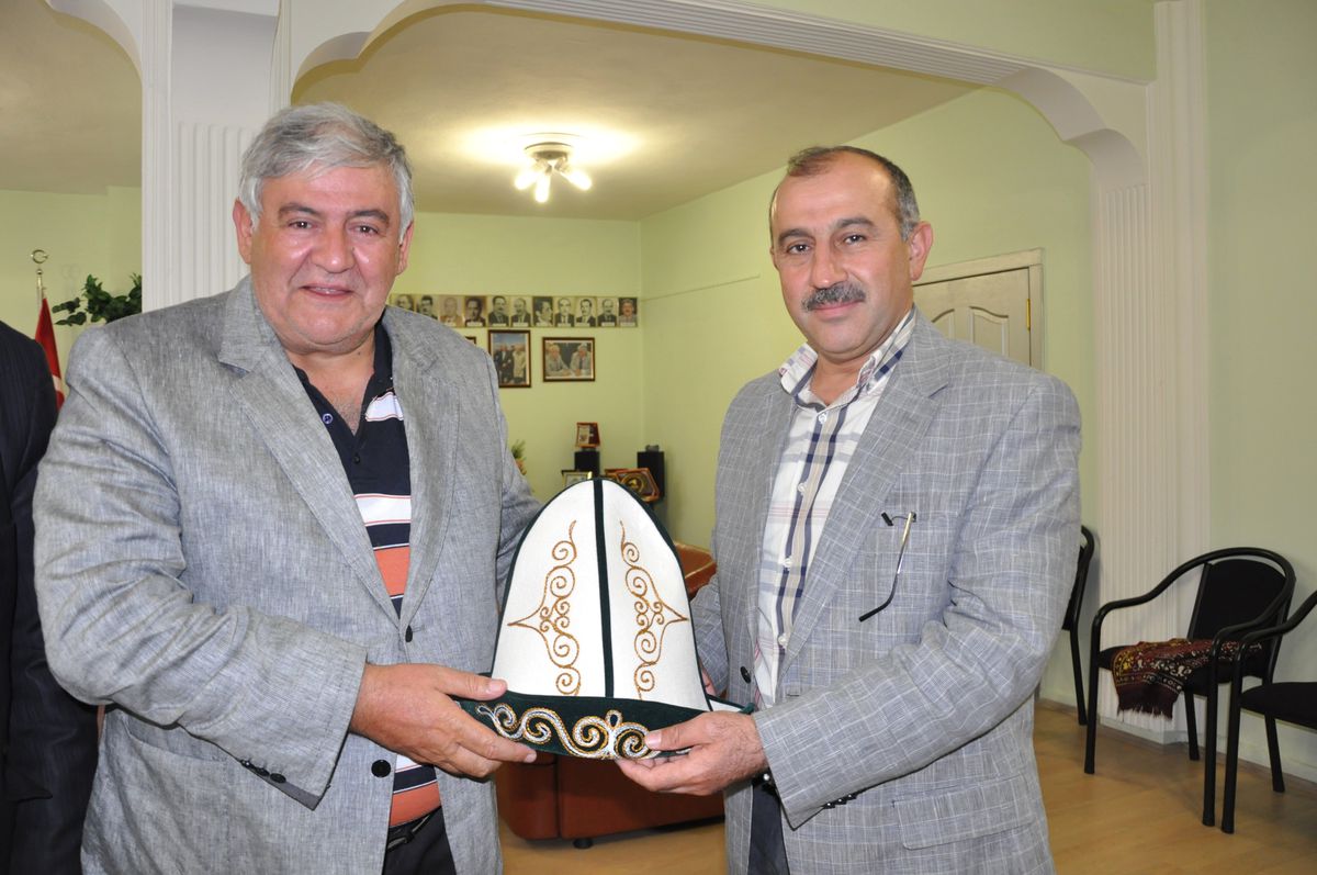 Hınıslıoğlu\'na Teşekkür Ziyareti