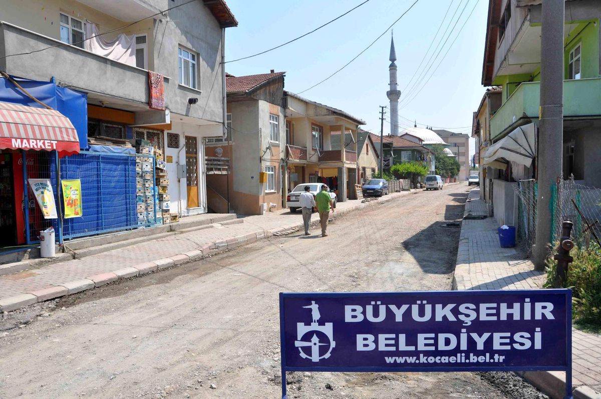 Kartepe Sokaklarına Parke