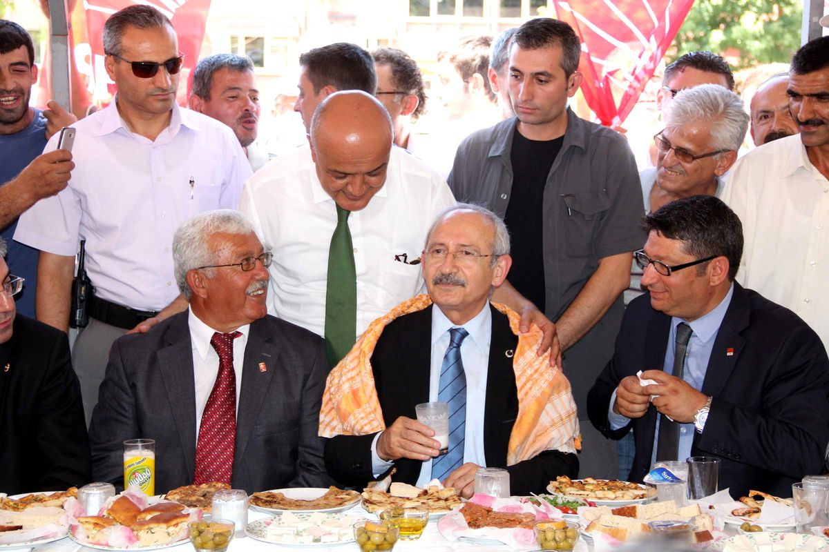 Kılıçdaroğlu, Aydın\'ın İlçe ve Köylerinde Vatandaşlarla Buluştu