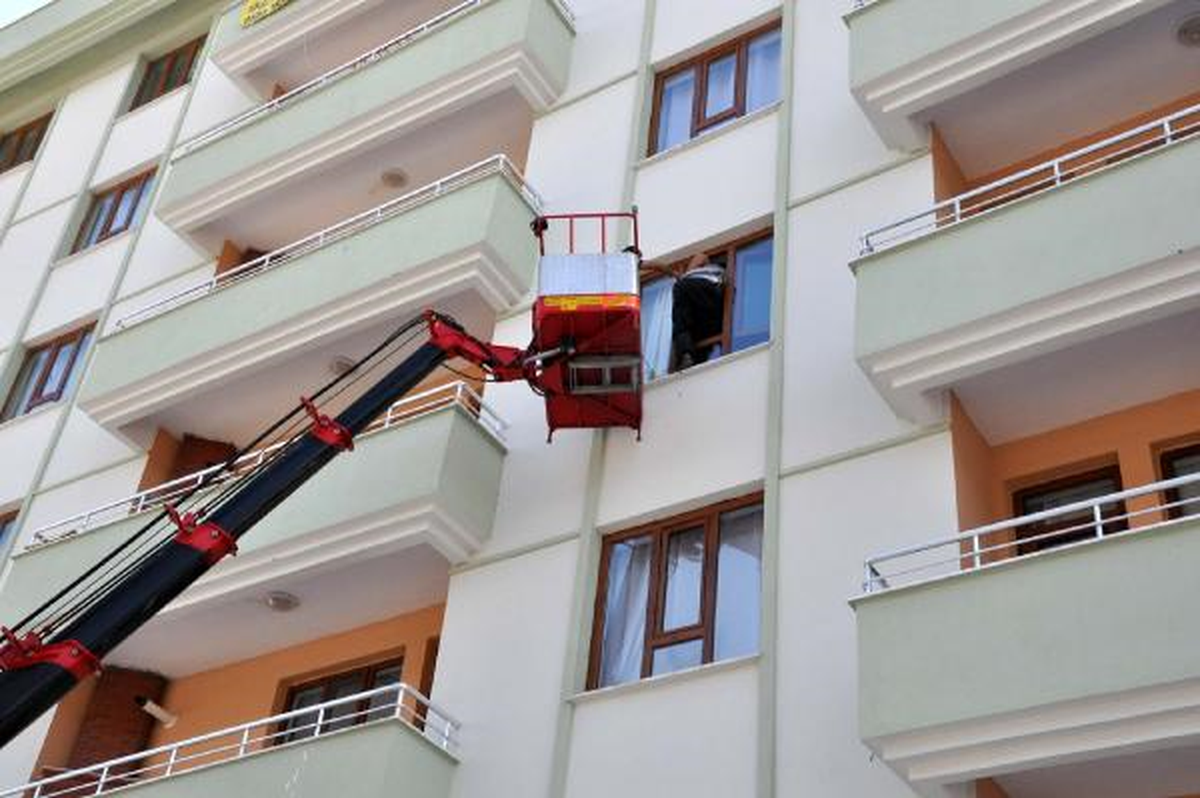 Kız Arkadaşıyla Tartıştı, İntihar İçin Kendini Eve Kilitledi
