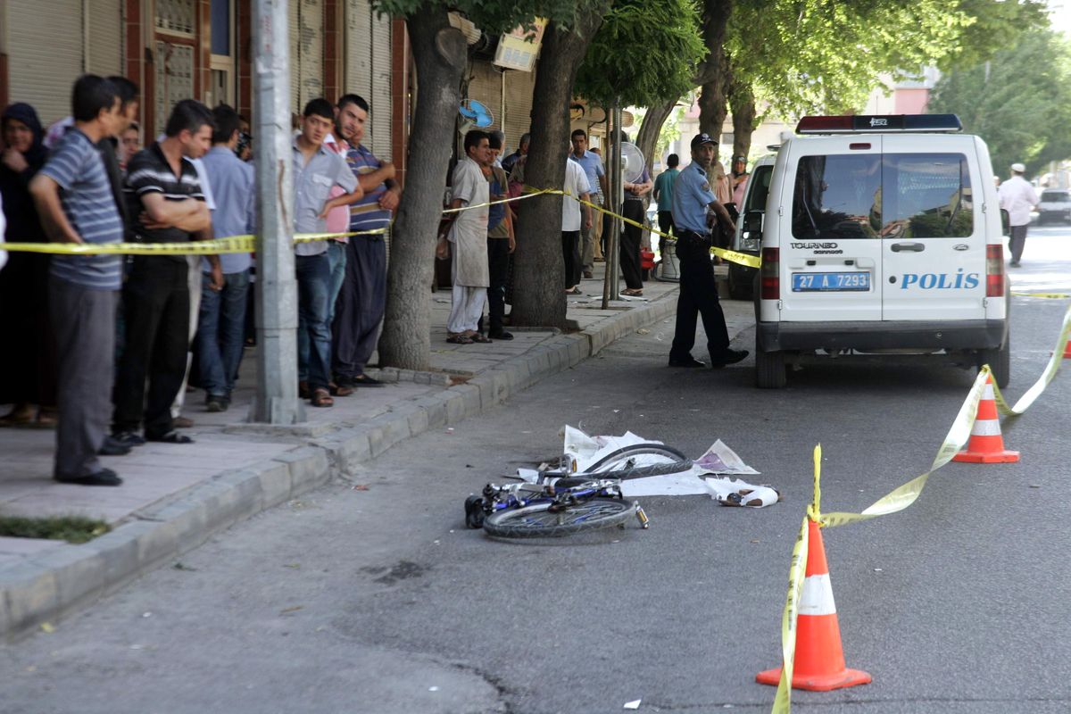 Minibüsün Altında Kalan 10 Yaşındaki Çocuk Öldü