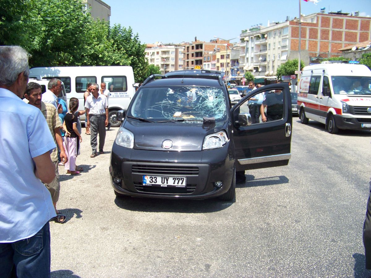 Mut\'ta Trafik Kazası: 1 Yaralı