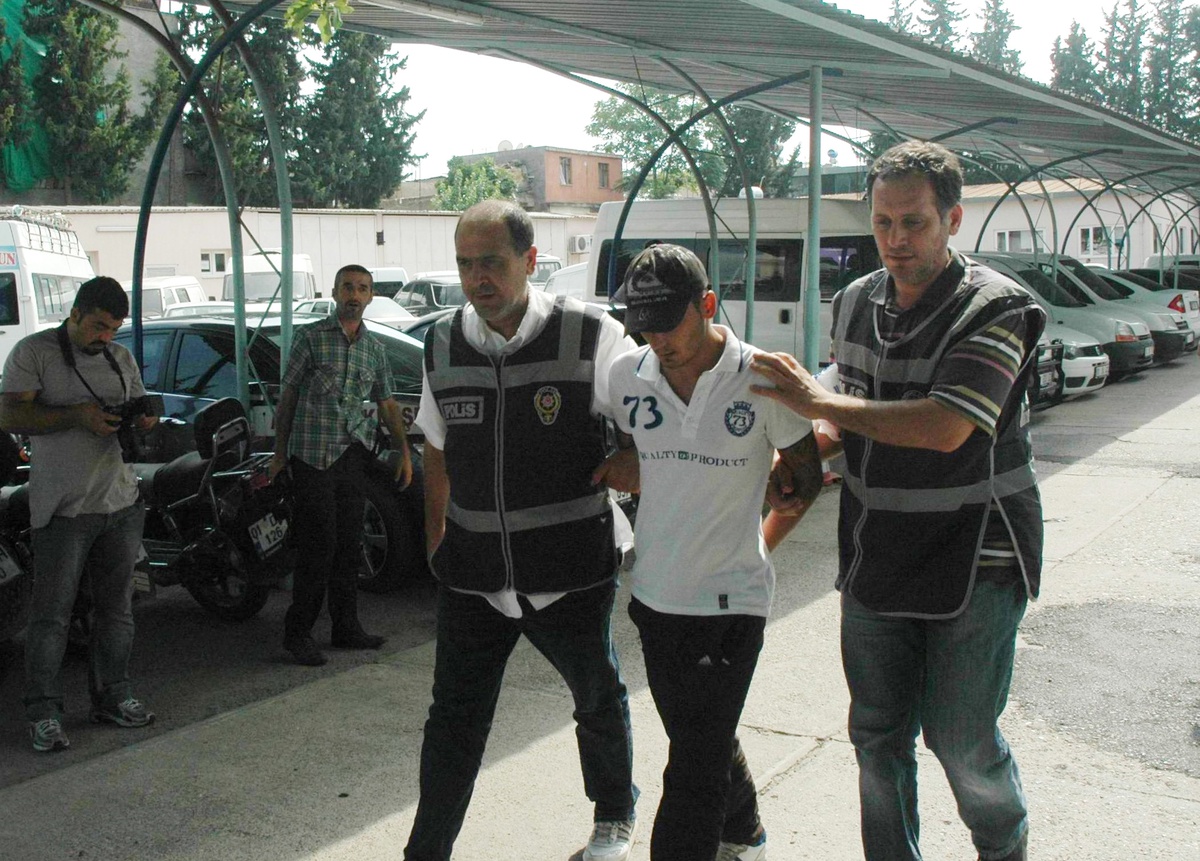 Önce Kameraya, Sonra Polise Yakalandılar