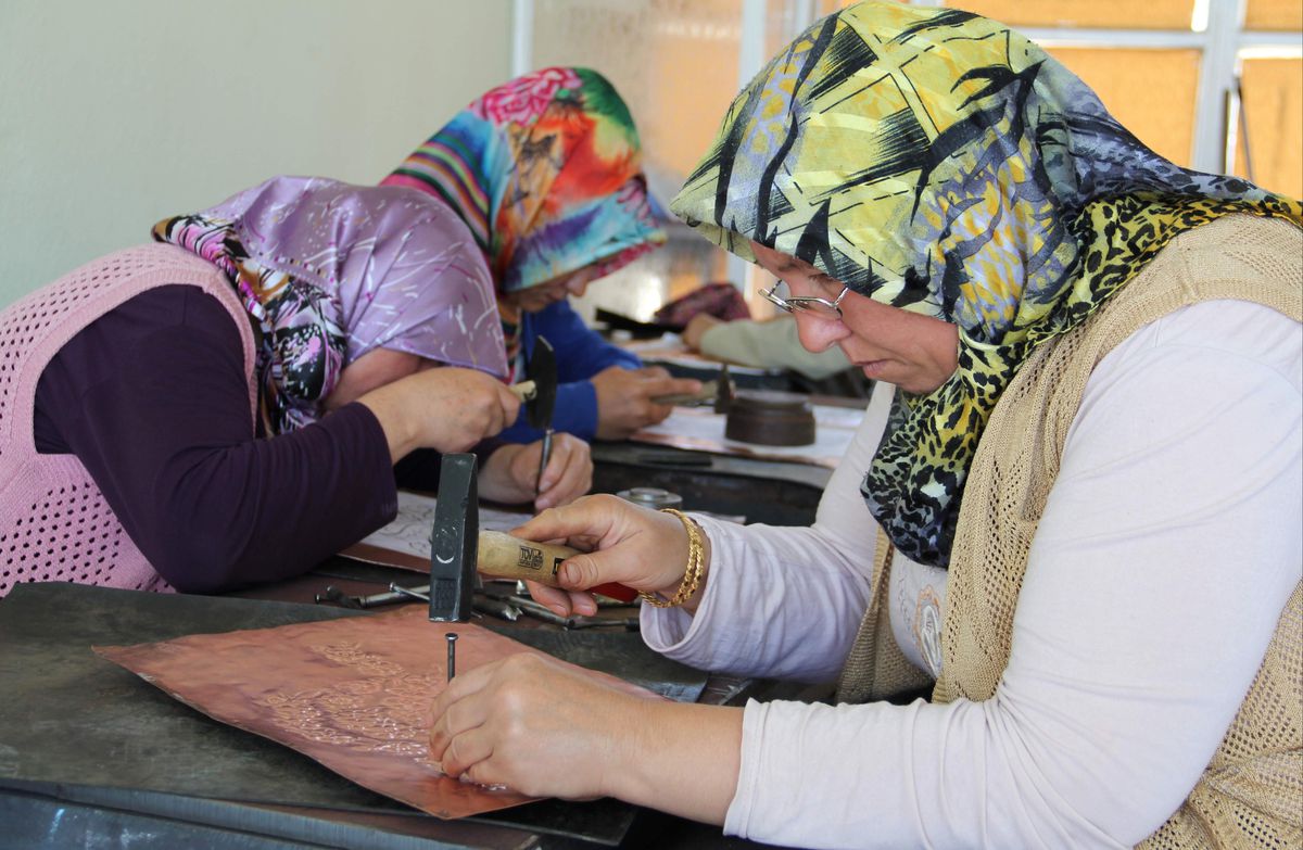 (Özel Haber) Kadınlar Bakırcılığa El Attı