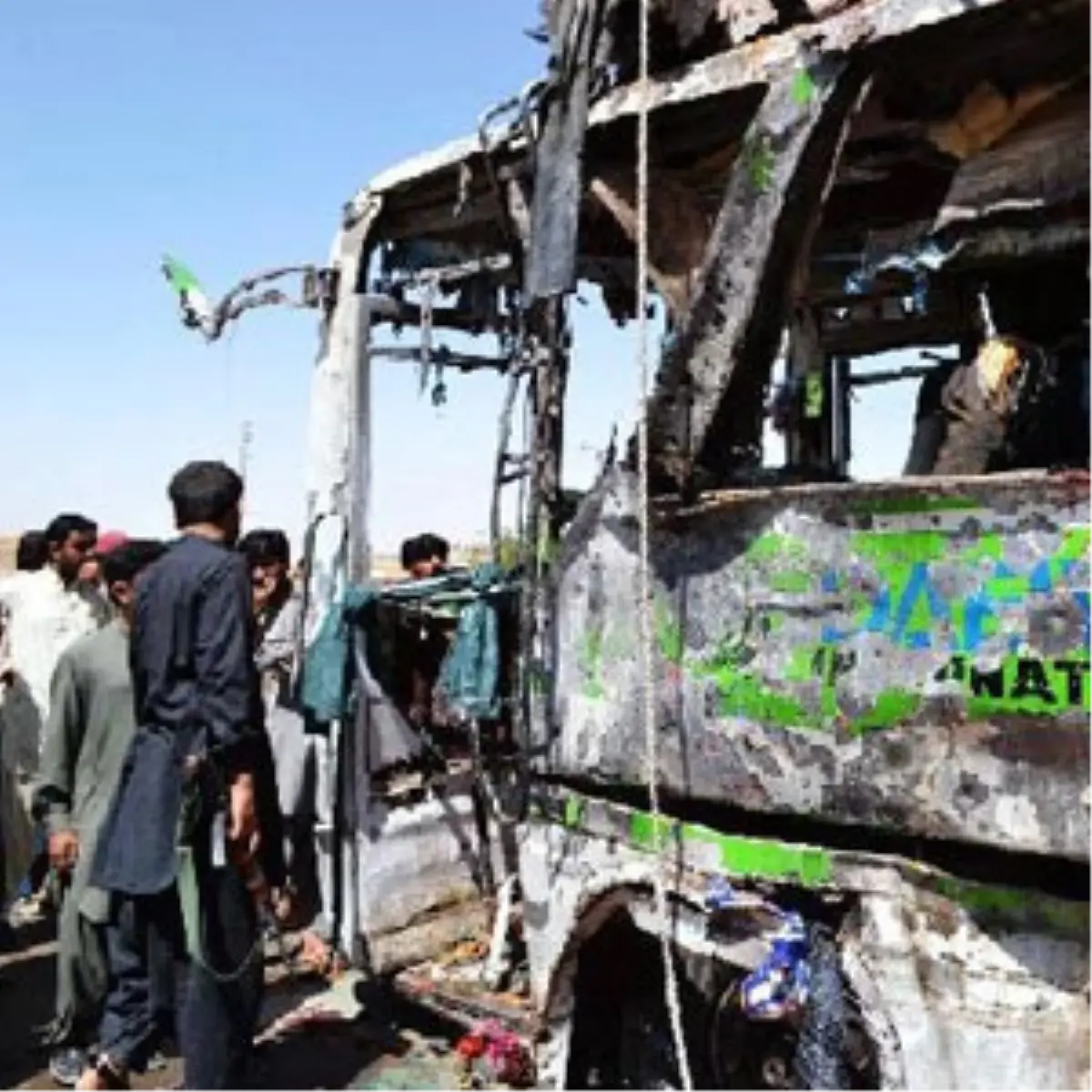 Pakistan\'da Yolcu Otobüsüne Roketli Saldırı: 11 Ölü