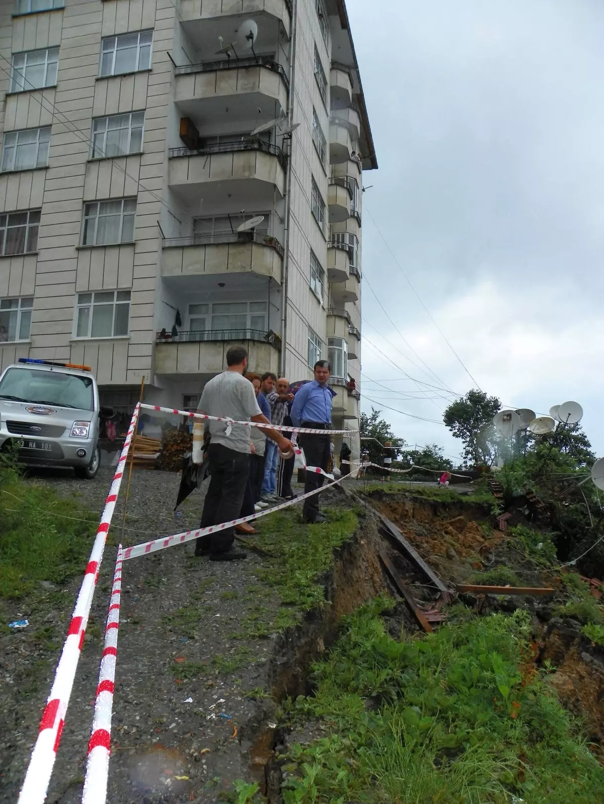 Rize\'nin Pazar İlçesinde Toprak Kayması