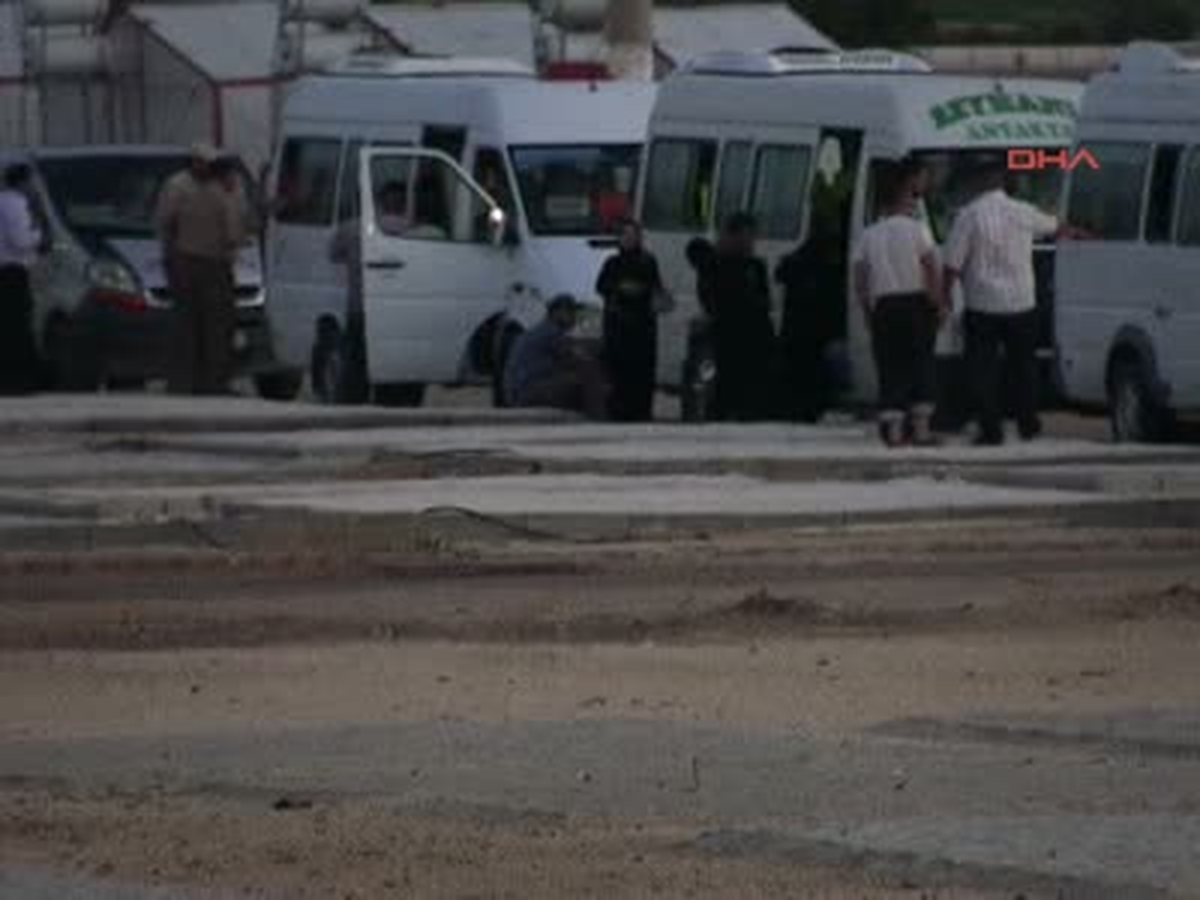Suriyeli Bir Albay ile Yarbay Türkiye\'ye Sığındı