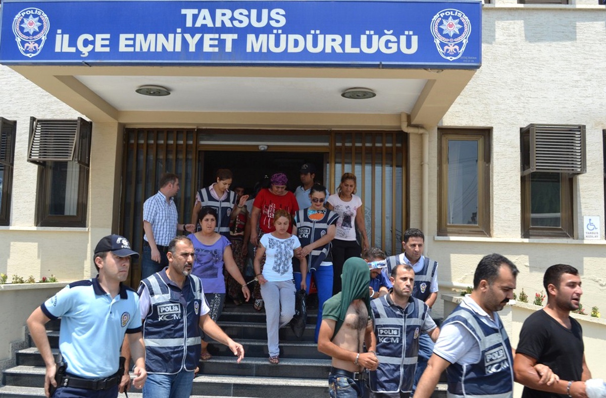 Tarsus\'taki Uyuşturucu Operasyonunda 17 Tutuklama