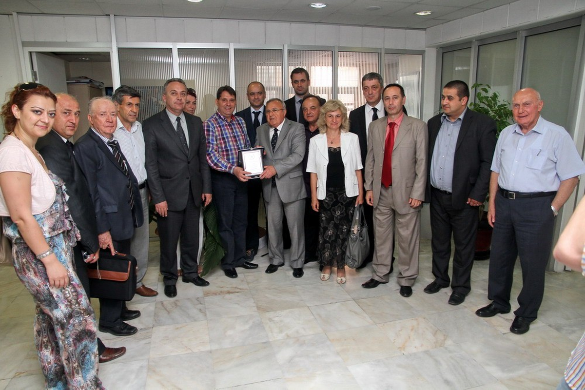 Toprakları Küçük Destekleri Büyük