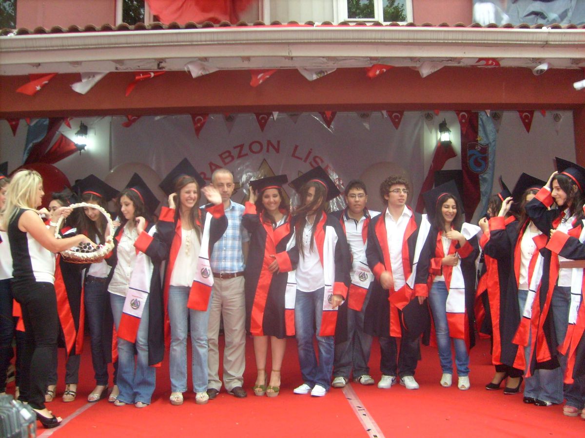 Trabzon Lisesi 125. Dönem Mezunlarını Verdi