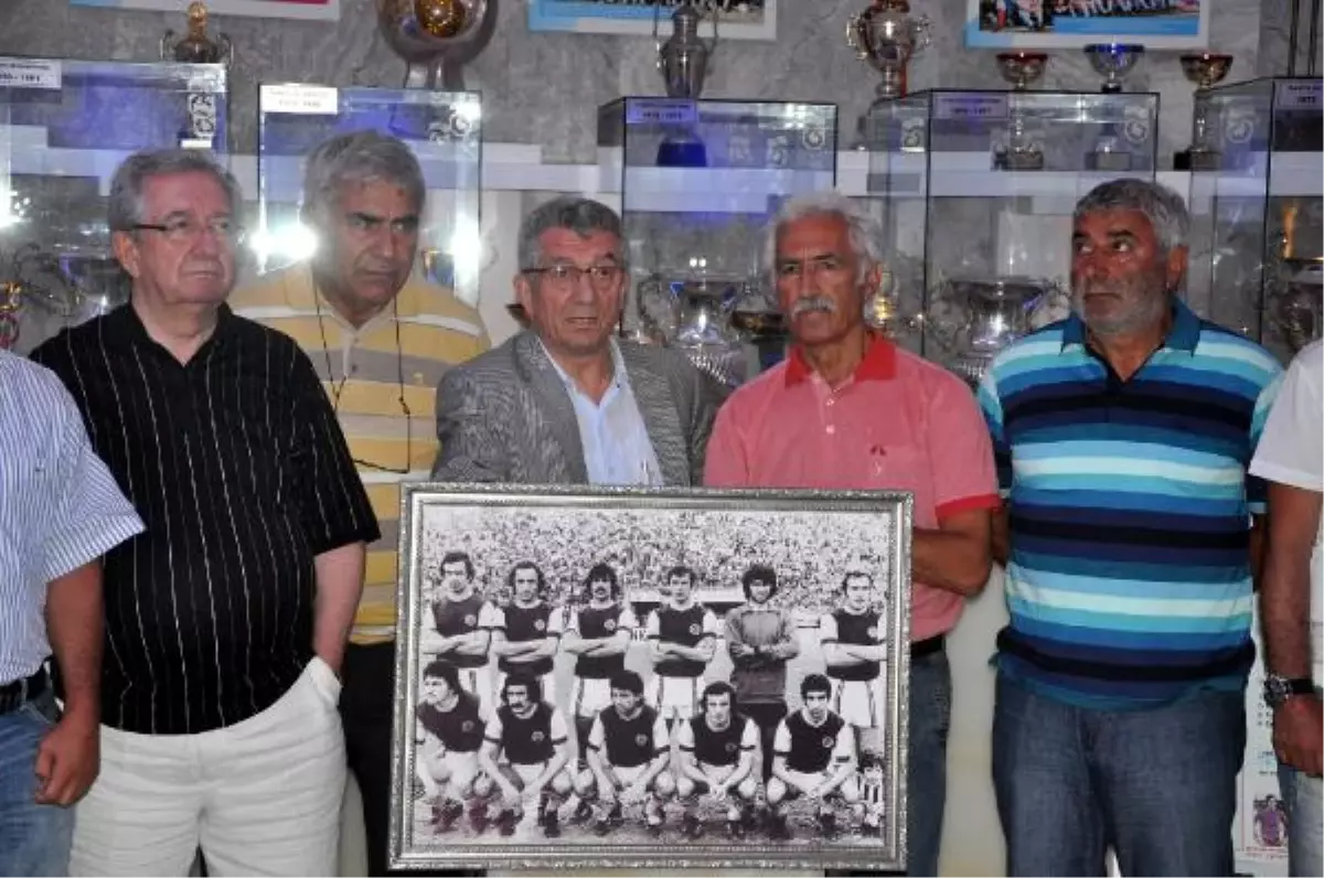 Trabzonspor Divan Kurulu Başkanı Özbak\'tan Aziz Yıldırım\'a Sert Eleştiri