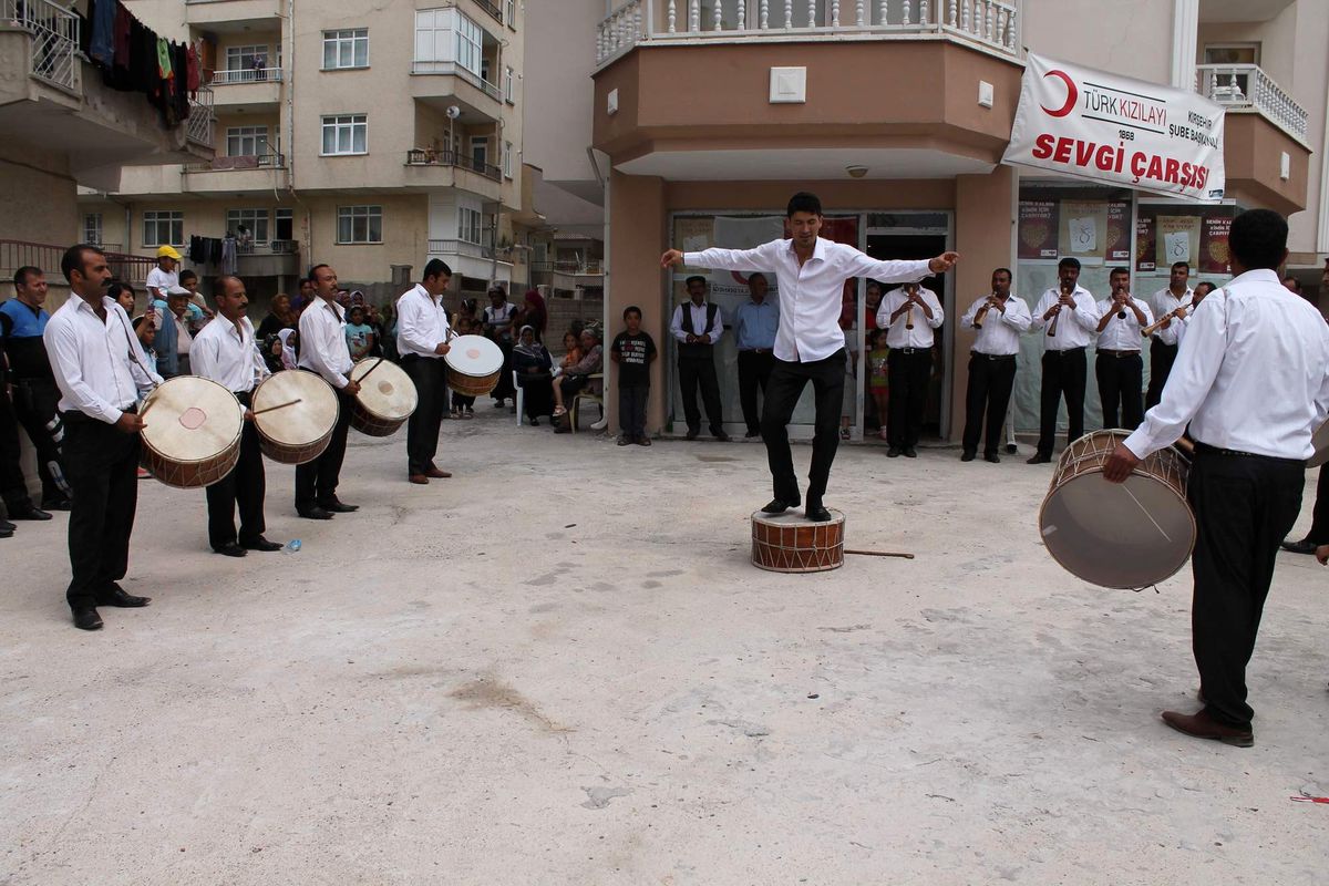 Türk Kızılayı Kadın Kolları Kırşehir\'e Çıkarma Yaptı