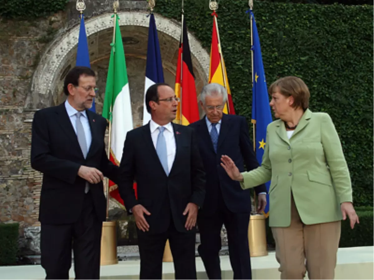 AB Liderler Zirvesinin İkinci Gününde Borç Krizini Bitirmeye Yönelik Önlemler Görüşülecek