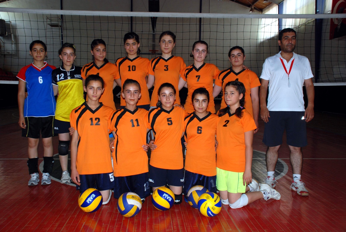 Adıyaman Bayan Voleybol Takımı Erzurum\'a Gitti
