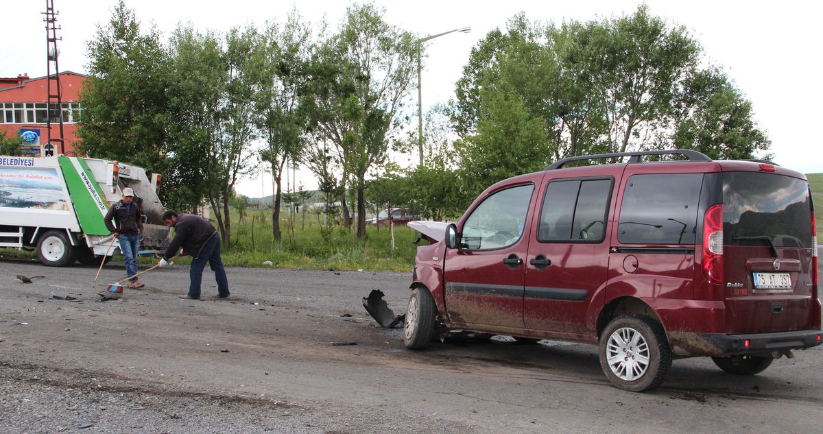 Ardahan\'da Trafik Kazası: 1 Yaralı
