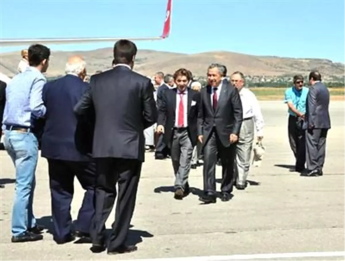 Arınç, Elazığ\'da İlahiyat Fakültesi\'nin Açılışını Yaptı