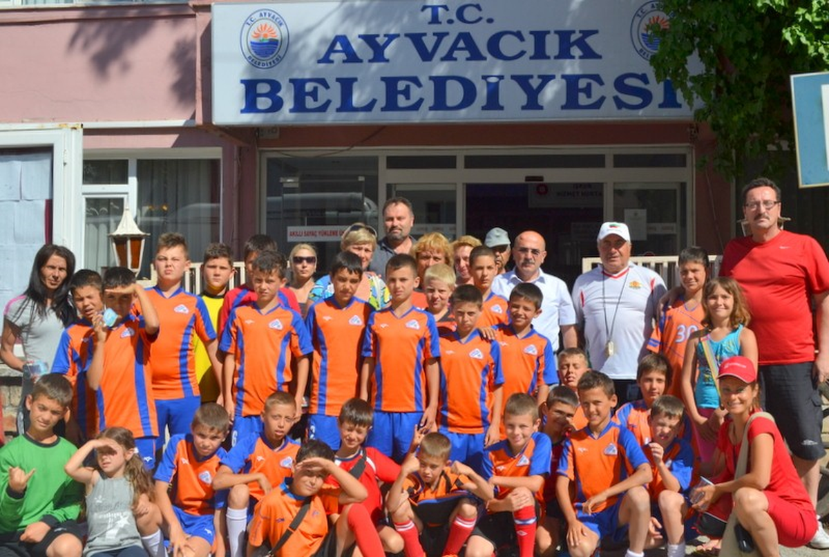 Ayvacık\'ta Dostluk Maçı