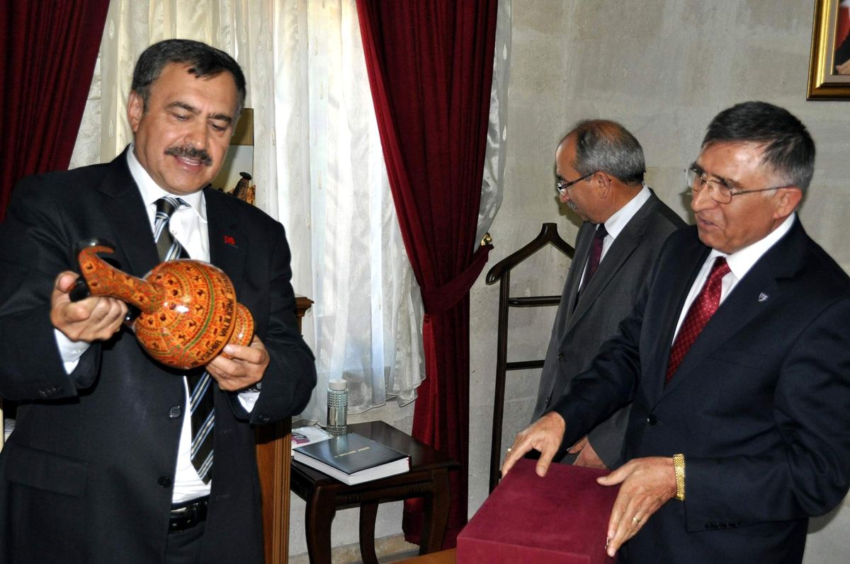 Bakan Eroğlu Suriye\'yi Uyardı
