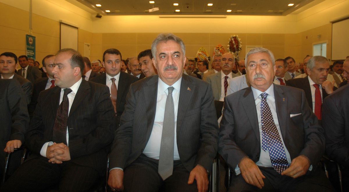 Bakan Yazıcı, Esbis\'i Tanıttı