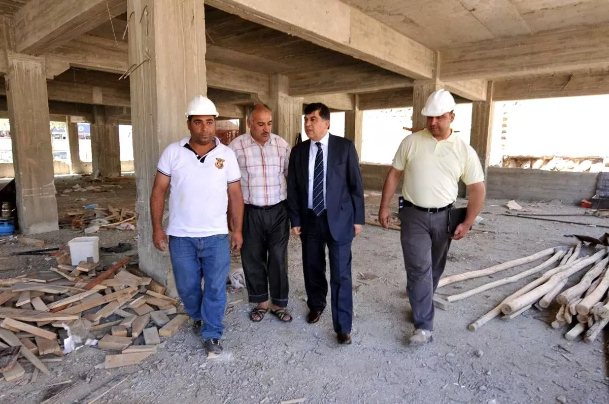 Başkan Fadıloğlu, Fatih Camii\'nde İncelemelerde Bulundu