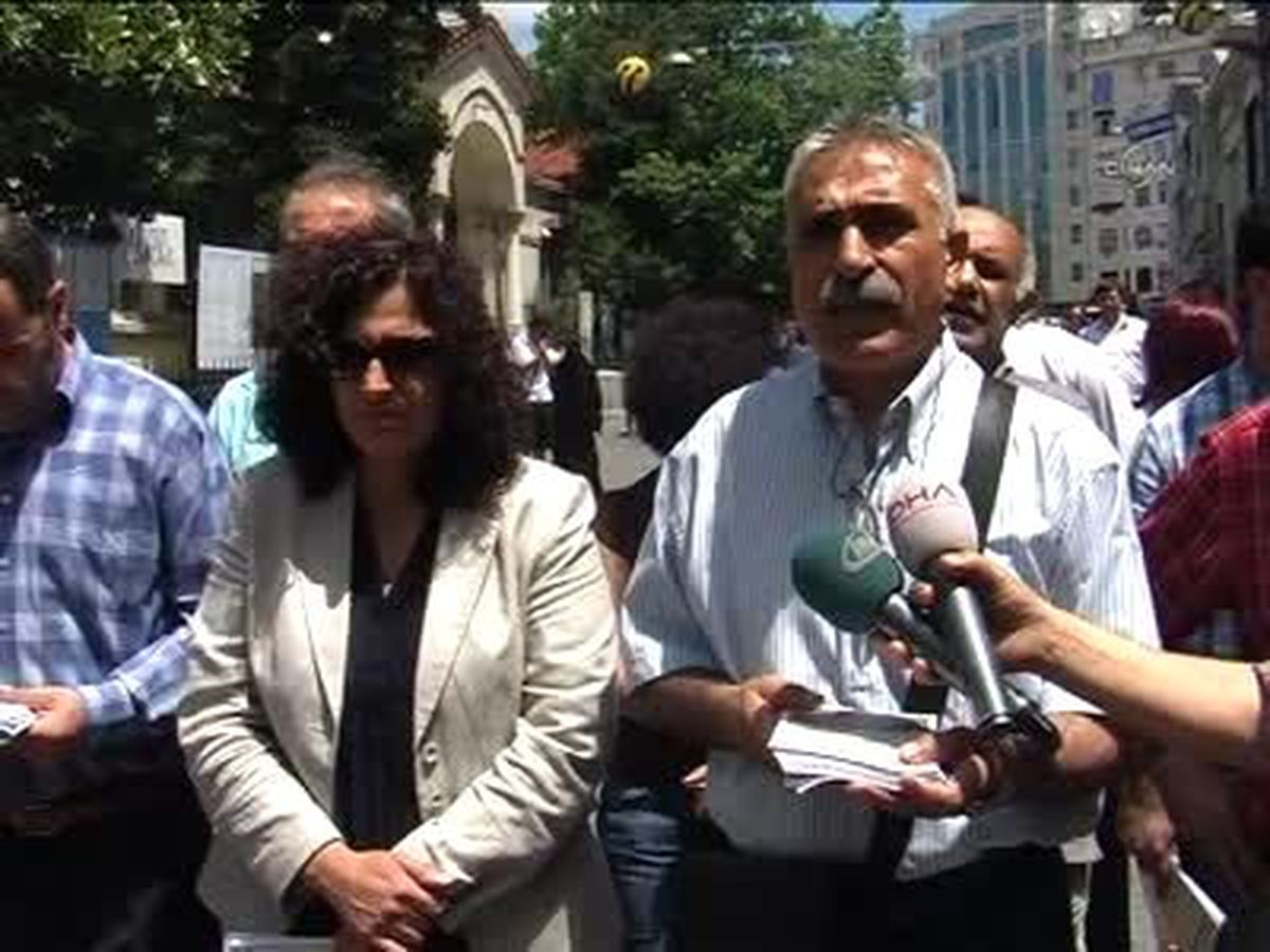 BDP\'liler Taksim\'de Bildiri Dağıttı