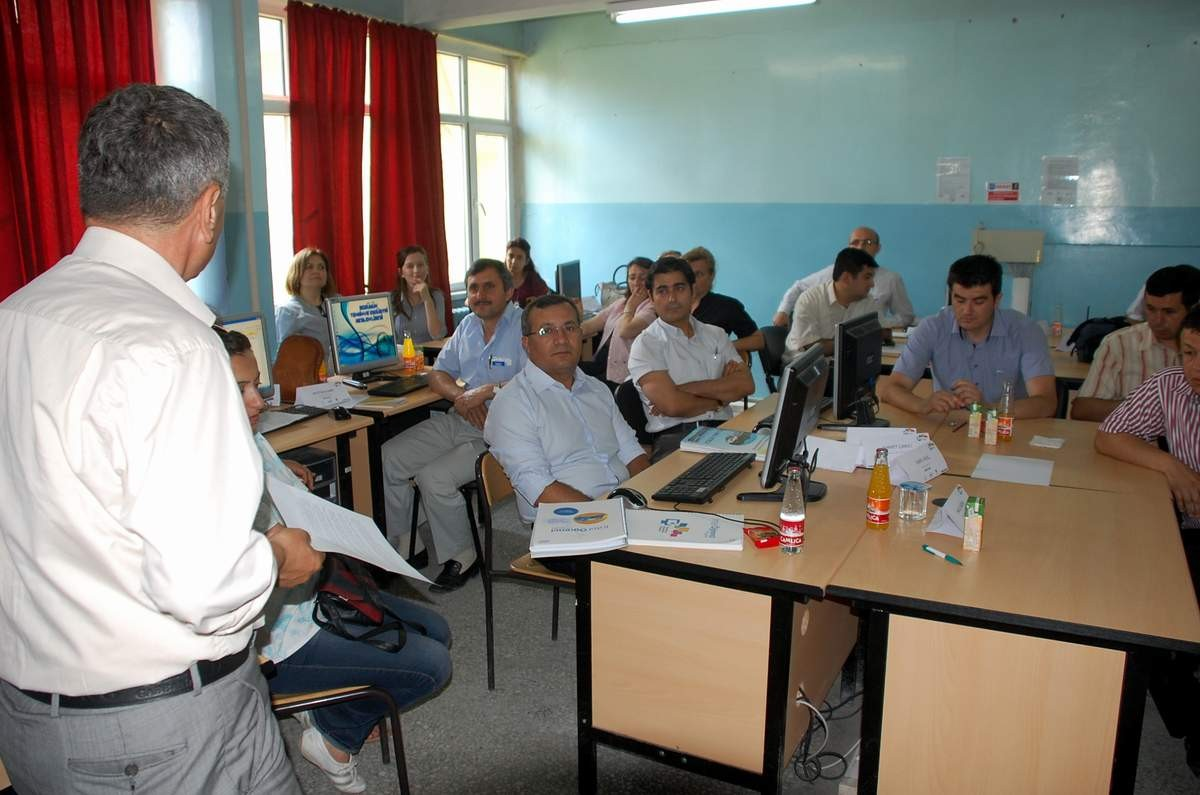 Bozüyük\'te Öğretmenler Sertifika Aldı