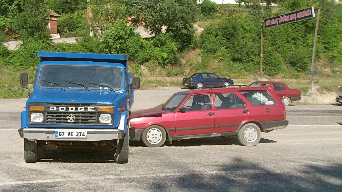 Çaycuma\'da Maddi Hasarlı Trafik Kazası