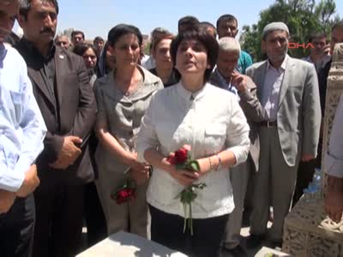 Cizre2 Leyla Zana; "Savaş Sonsuza Kadar Sürmez, Bu Topraklara Mutlaka Barış Gelecek"