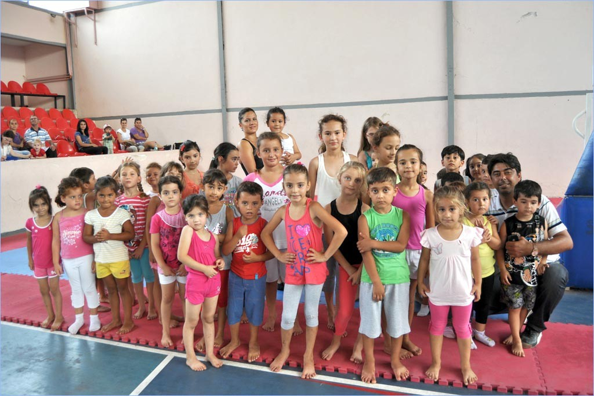 Foça\'da Çocuklara Ücretsiz Cimanistik Kursu