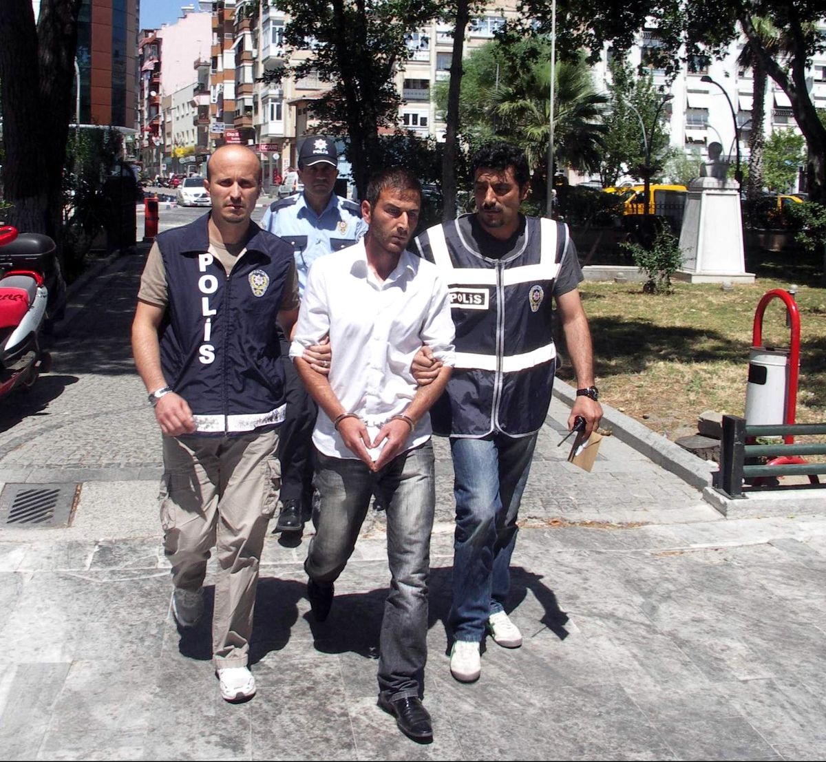 Gasp Şüphelileri Kanlı Bıçakla Yakalandı