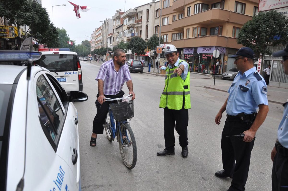 İnegöl\'de Şekerli Trafik Denetimleri İşe Yaradı