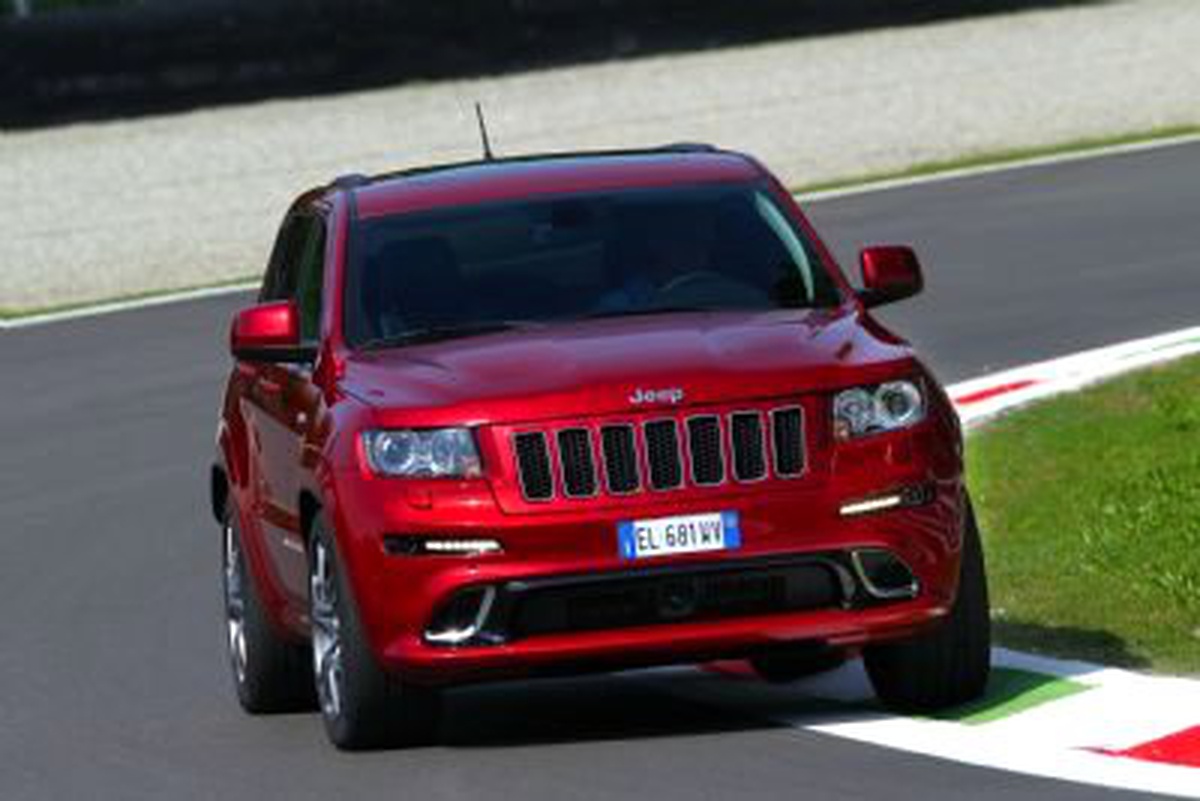 Jeep\'ten 468 HP\'lik Grand Cherokee!