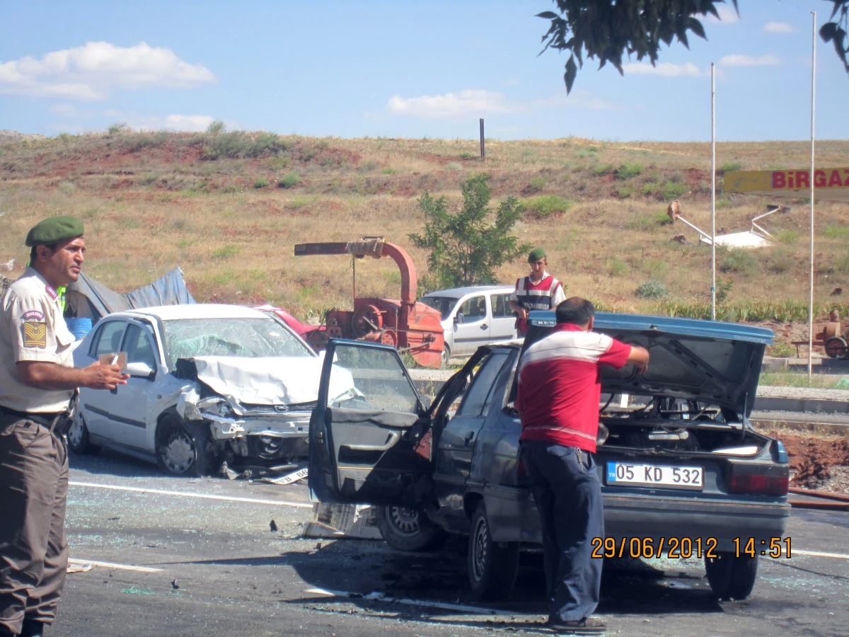Kırıkkale\'de Trafik Kazası: 1 Ölü, 3 Yaralı