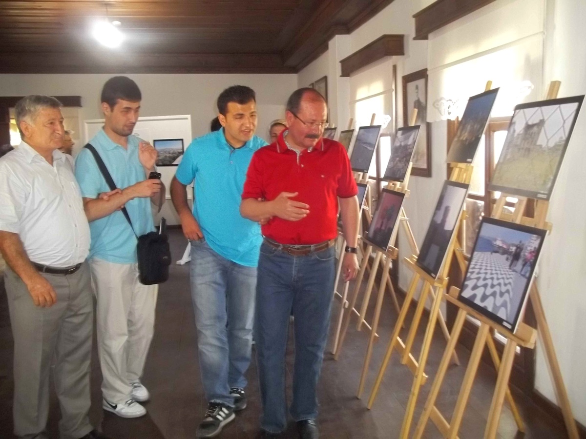 Kuşadası\'nda " Görmeyen Gözler " Fotoğraf Sergisi Açıldı