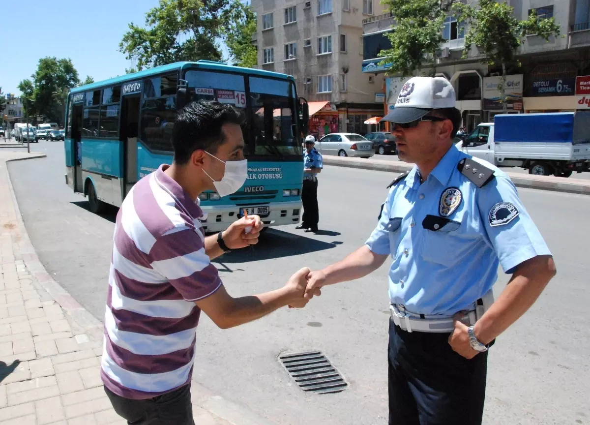 Maskeli Polisler Trafik Denetiminde