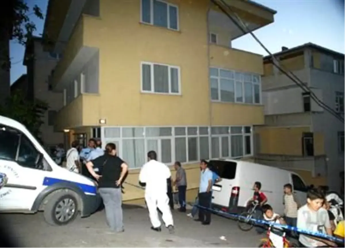 Oğlunu ve Gelinini Öldürüp Polise Teslim Oldu