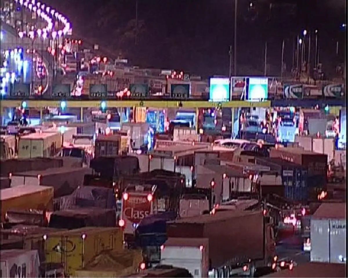 Saat: 01,30 Yer: Fsm, İstanbullu Bir Sürücü: 5 Saattir Yoldayım !