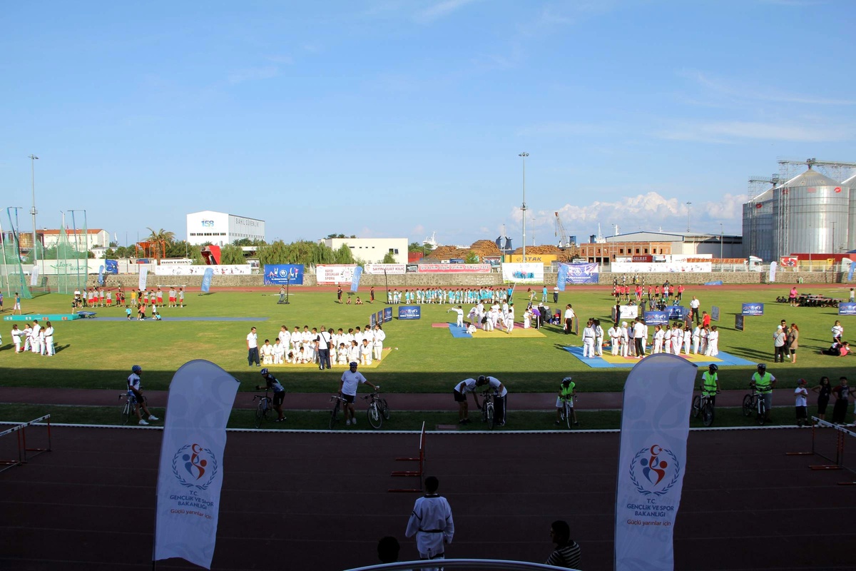Samsun\'da Yaz Spor Okulları Açıldı
