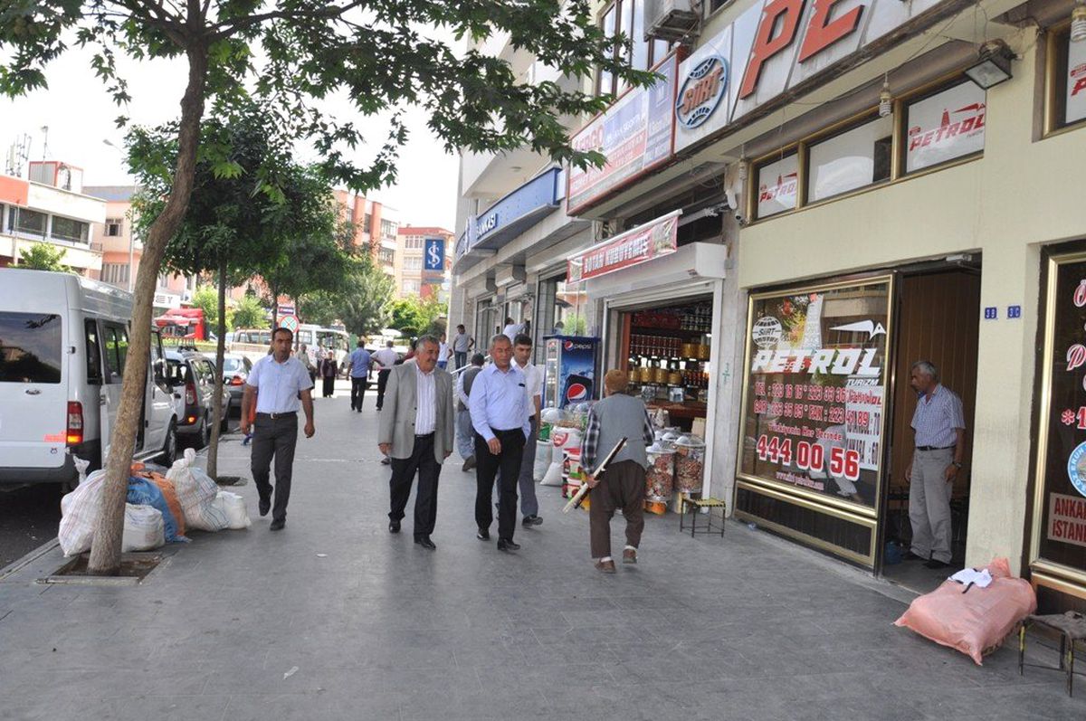 Siirt Belediye Başkanı Sadak Esnafı Ziyaret Etti