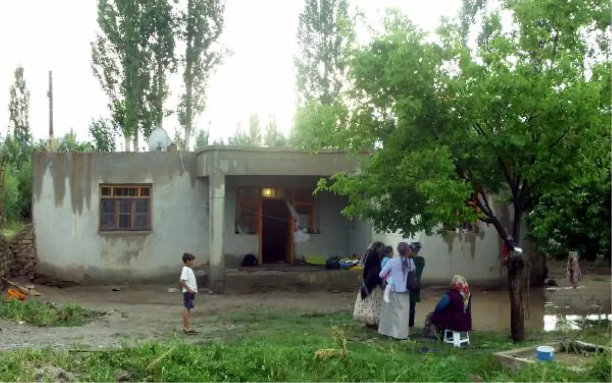 Yağış, Akkuş Ailesini Evsiz Bıraktı