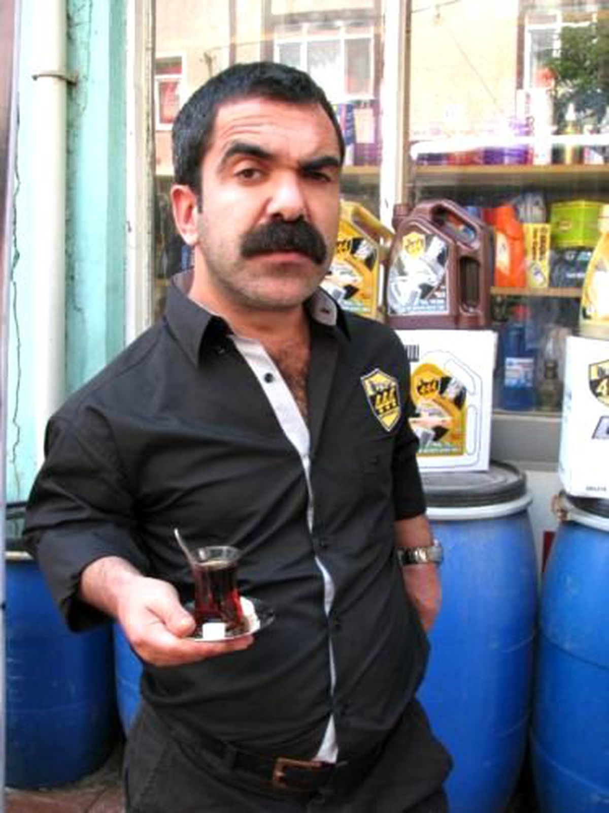 Ağalık İçin Kolları Sıvadı