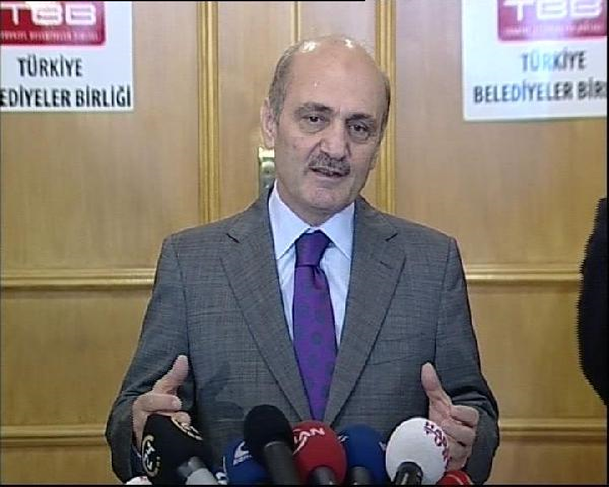 Bakan Bayraktar\'dan CHP\'ye Yanıt: Bir Yanlışlık Yaparsak Hesap Vermeye de Hazırız.