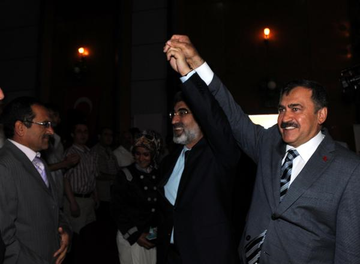 Bakan Eroğlu: İş Bilenin, Kılıç Kuşananın\'