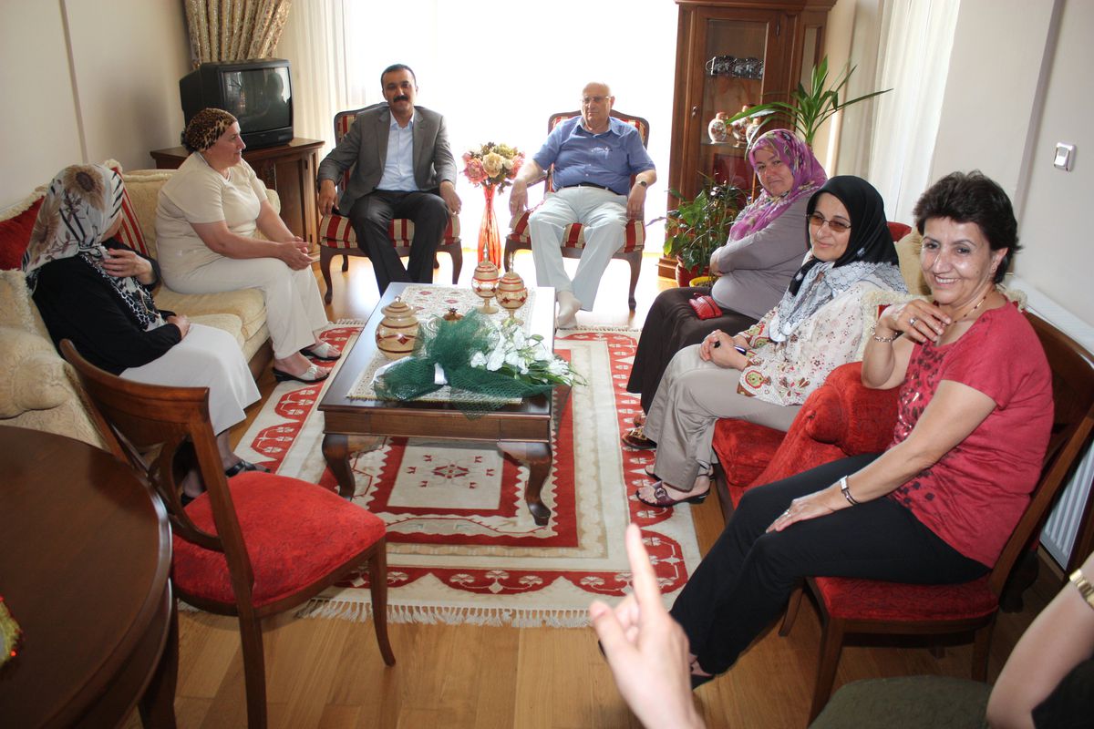 Başkan Bayram Evlere Konuk Oluyor