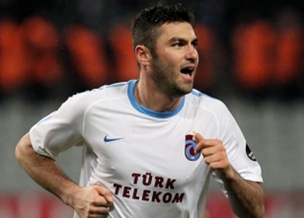 Burak Yılmaz İçin Üçlü Kıskaç!